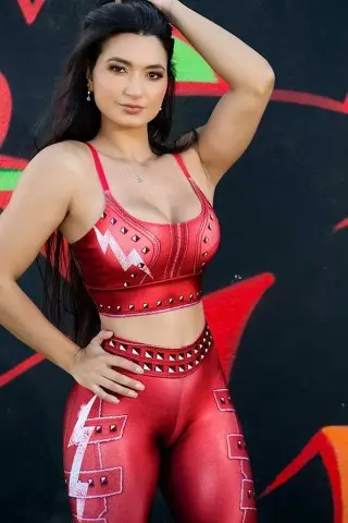 Top Dynamite Cinnamon Girl