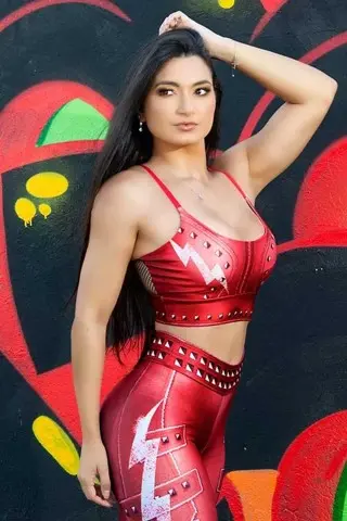 Top Dynamite Cinnamon Girl