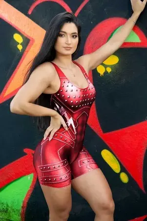 Macaquinho Dynamite Cinnamon Girl