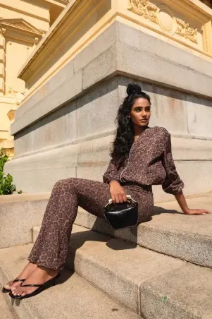 Legging Flare Oncinha