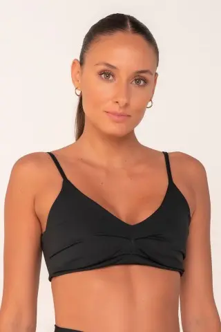 Minimal Vibe Black Top