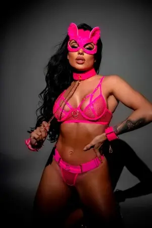 Pink desire mask