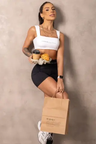 Shorts Balance Preto com Bolsos